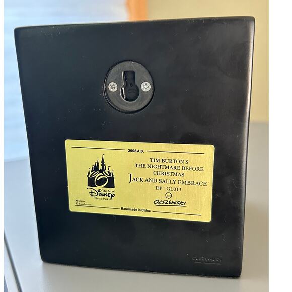 Disney Gallery of Light Jack & Sally Embrace Light Up Mini Nightmare Halloween - Picture 5 of 9
